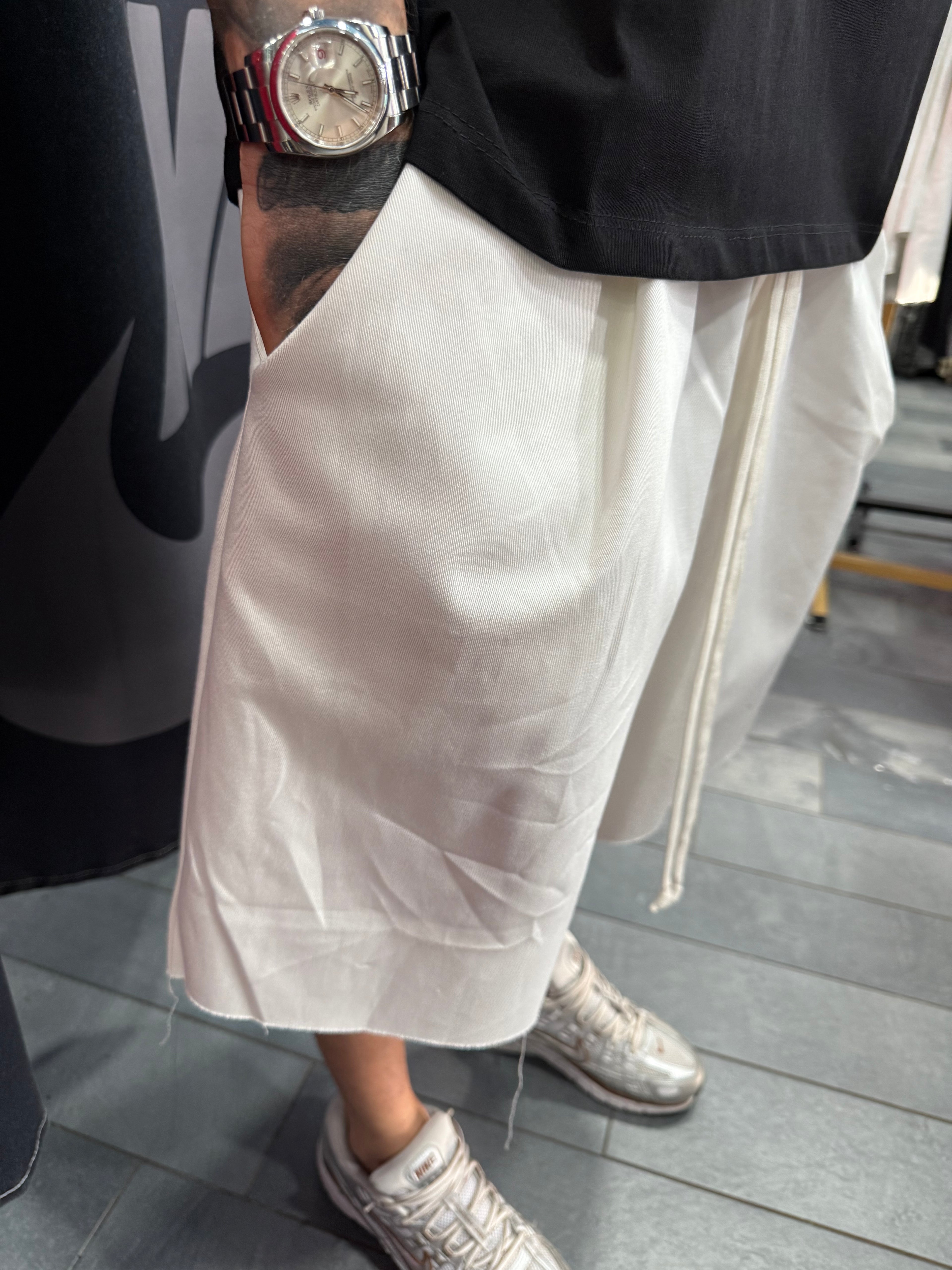 SHORT SFILACCIATI
