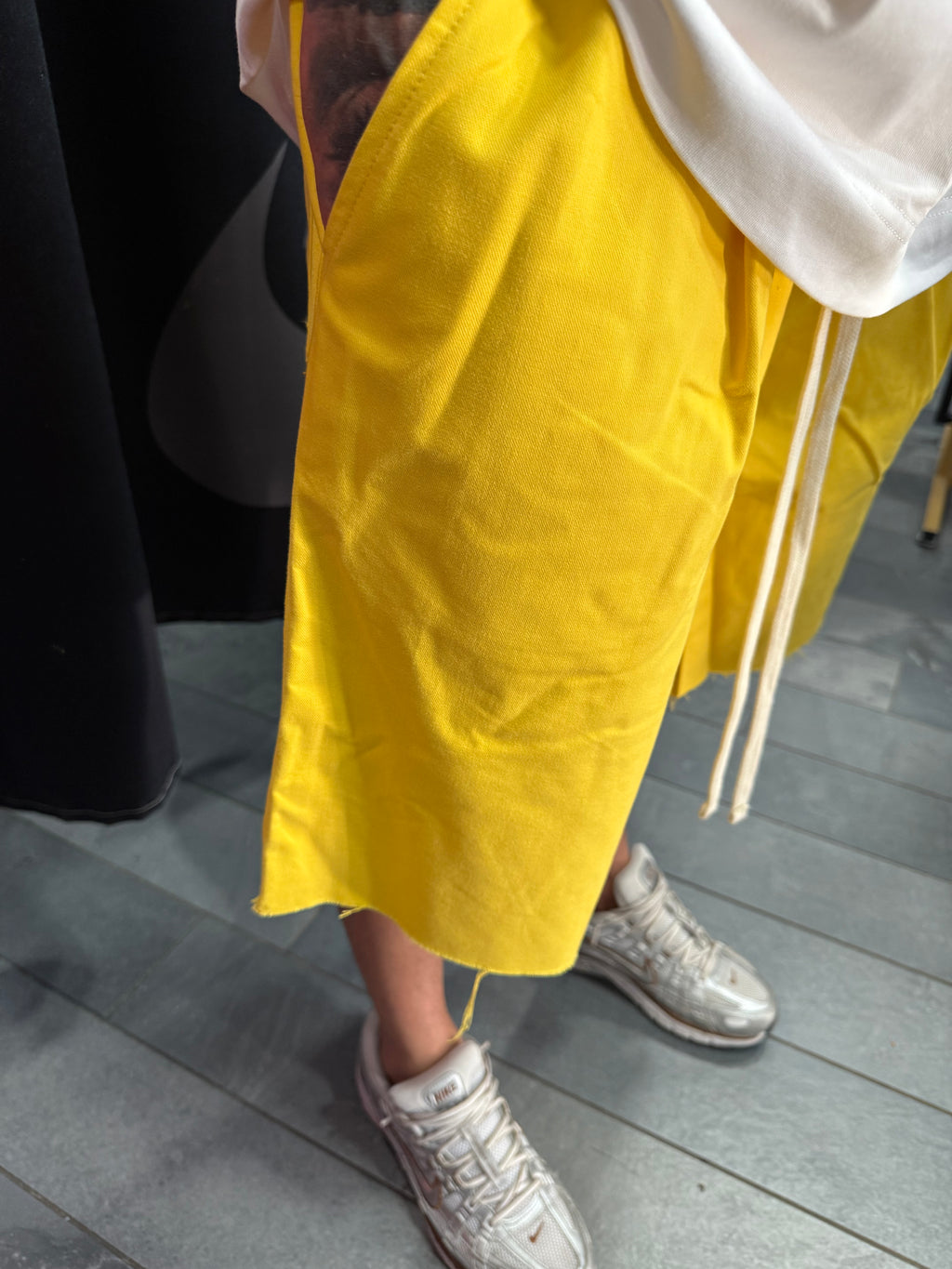 SHORT SFILACCIATI