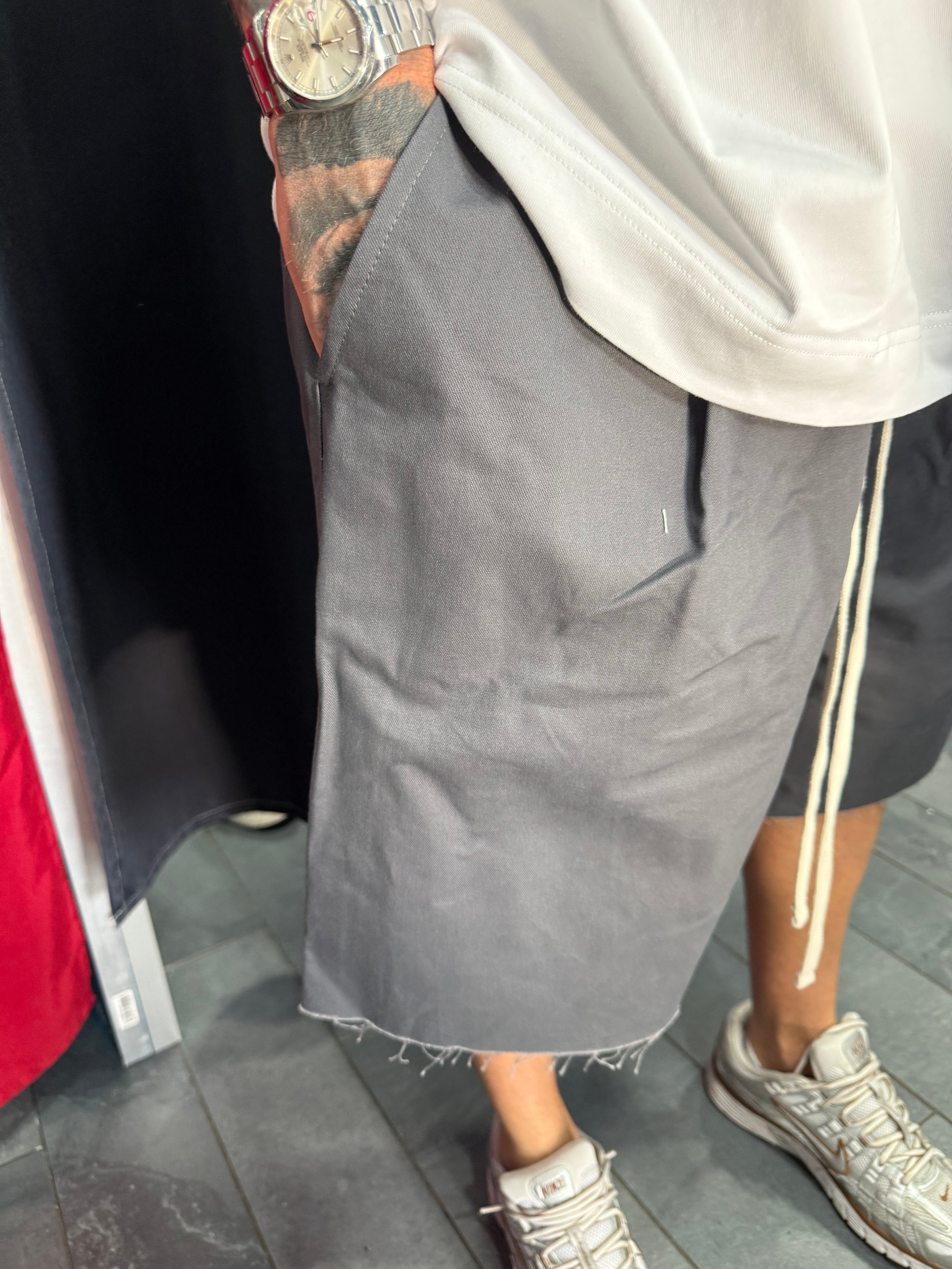 SHORT SFILACCIATI